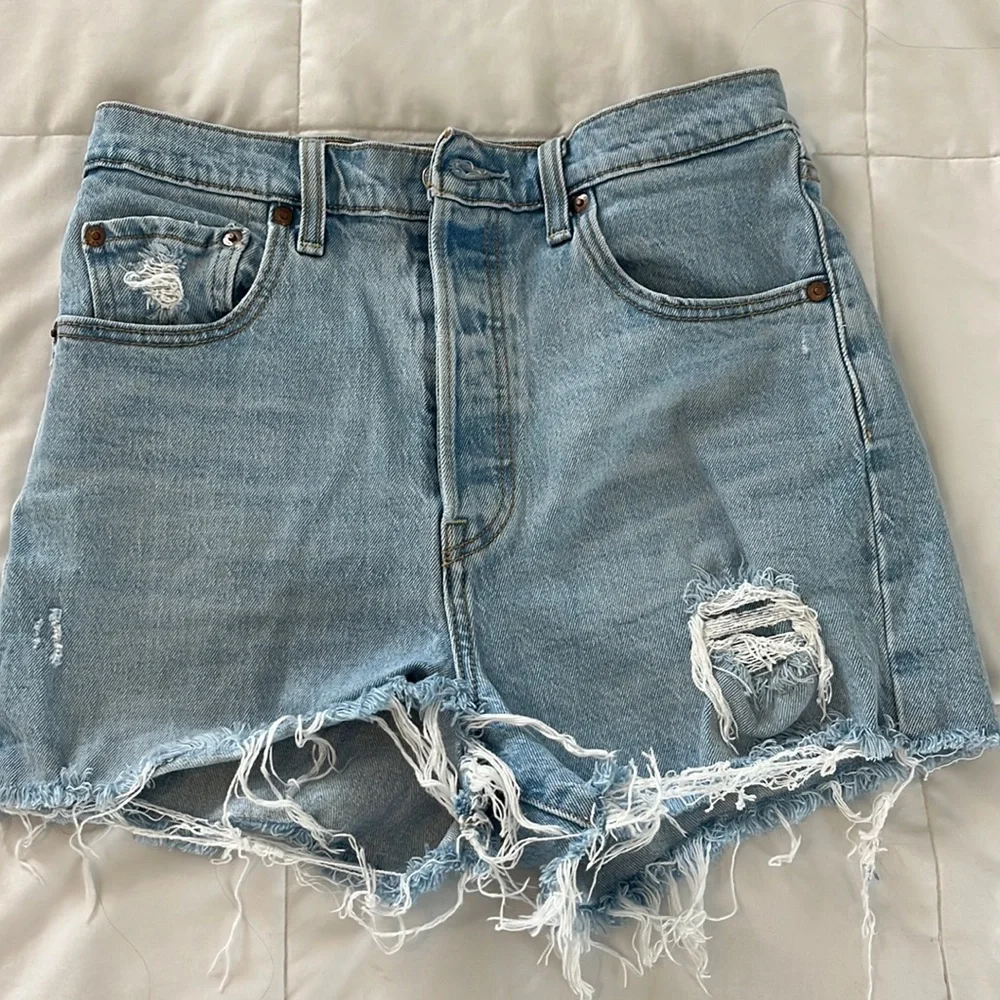 levi’s jean shorts - Picture 2 of 5